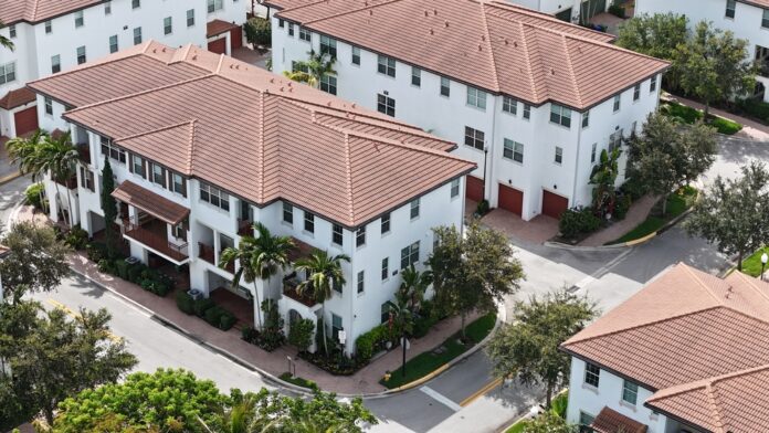 In South Florida’s 55-Plus Communities, Condos Sit While Single-Family Homes Sell Fast